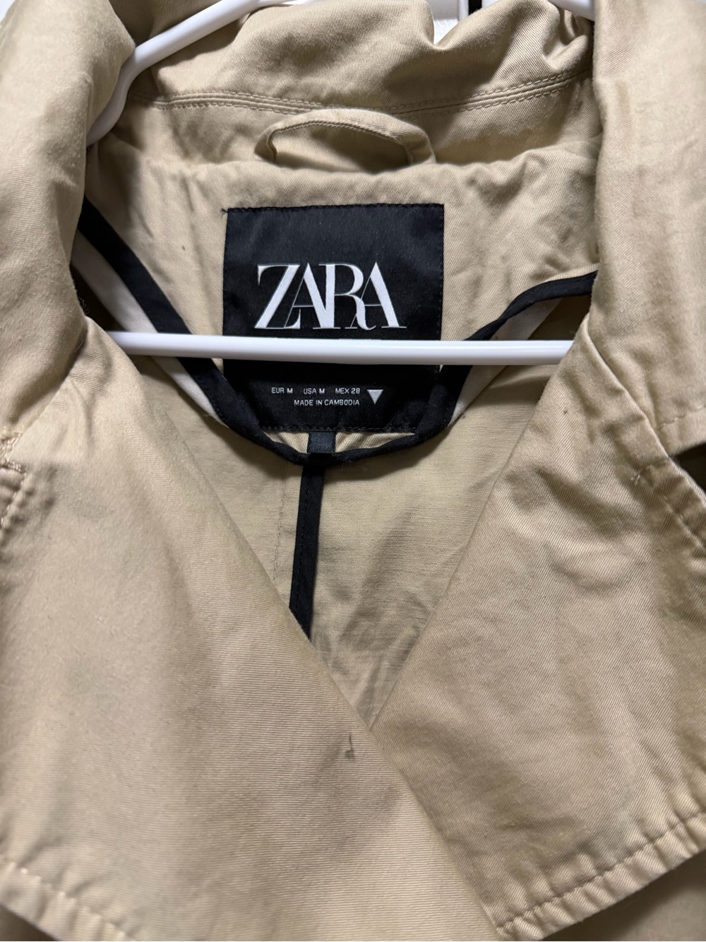 Zara Long Double-Breasted Trench Coat in Beige with Dark Buttons - Picture 2 of 7